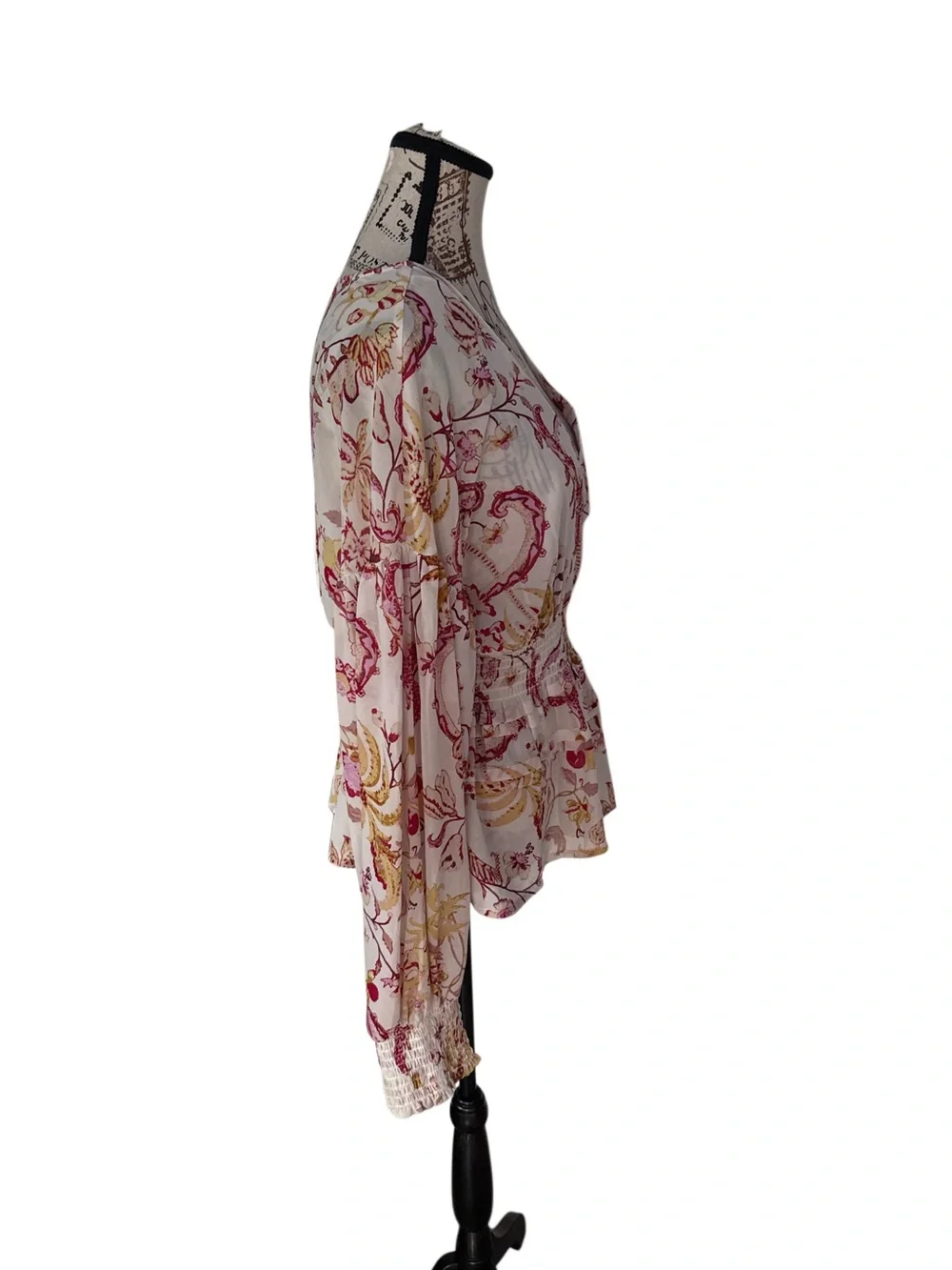 NWT! Women's Guess Floral Cream and Pink top, size large